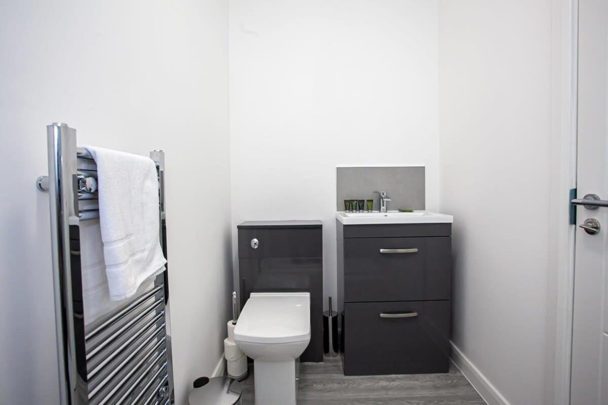 Lovely Open Plan 1 Bedroom Apartment in Bolton Buitenkant foto