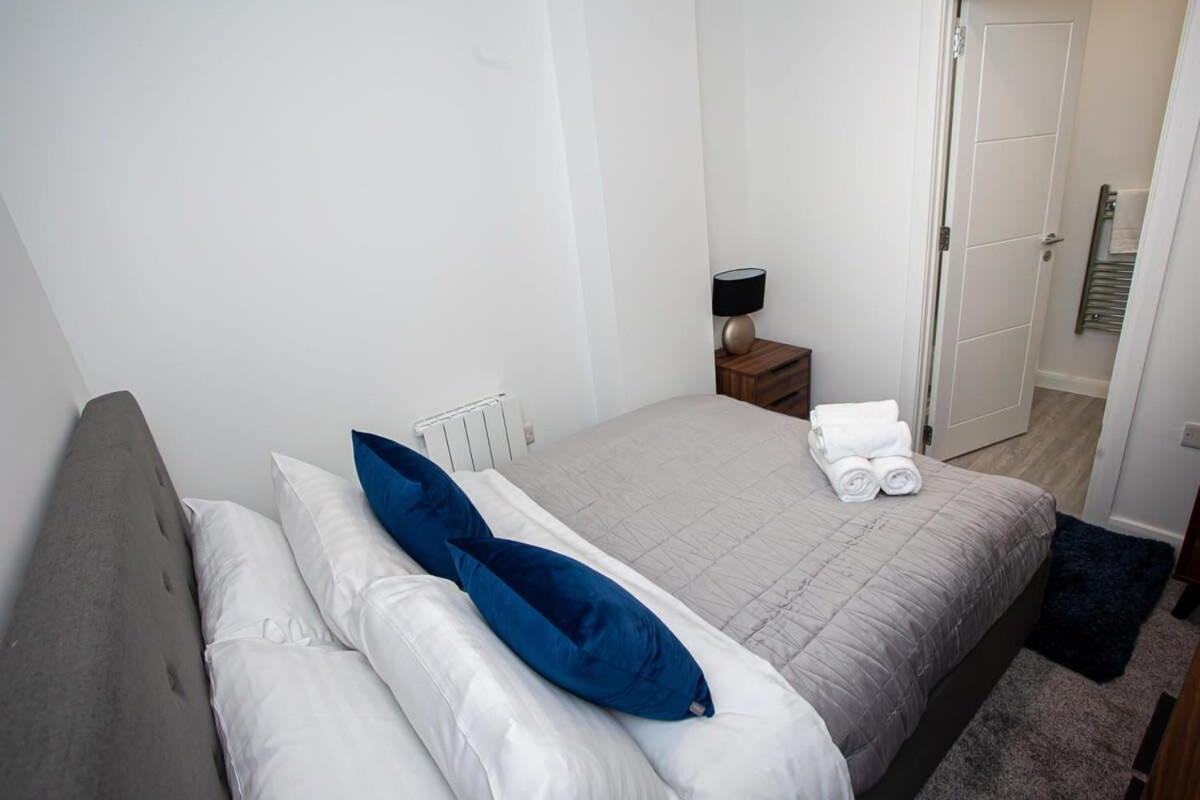 Lovely Open Plan 1 Bedroom Apartment in Bolton Buitenkant foto