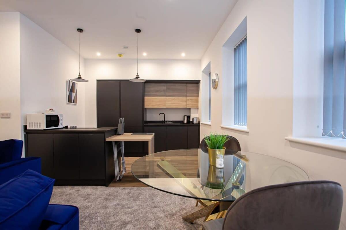 Lovely Open Plan 1 Bedroom Apartment in Bolton Buitenkant foto