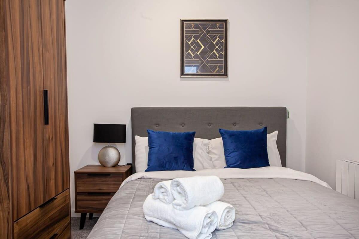 Lovely Open Plan 1 Bedroom Apartment in Bolton Buitenkant foto